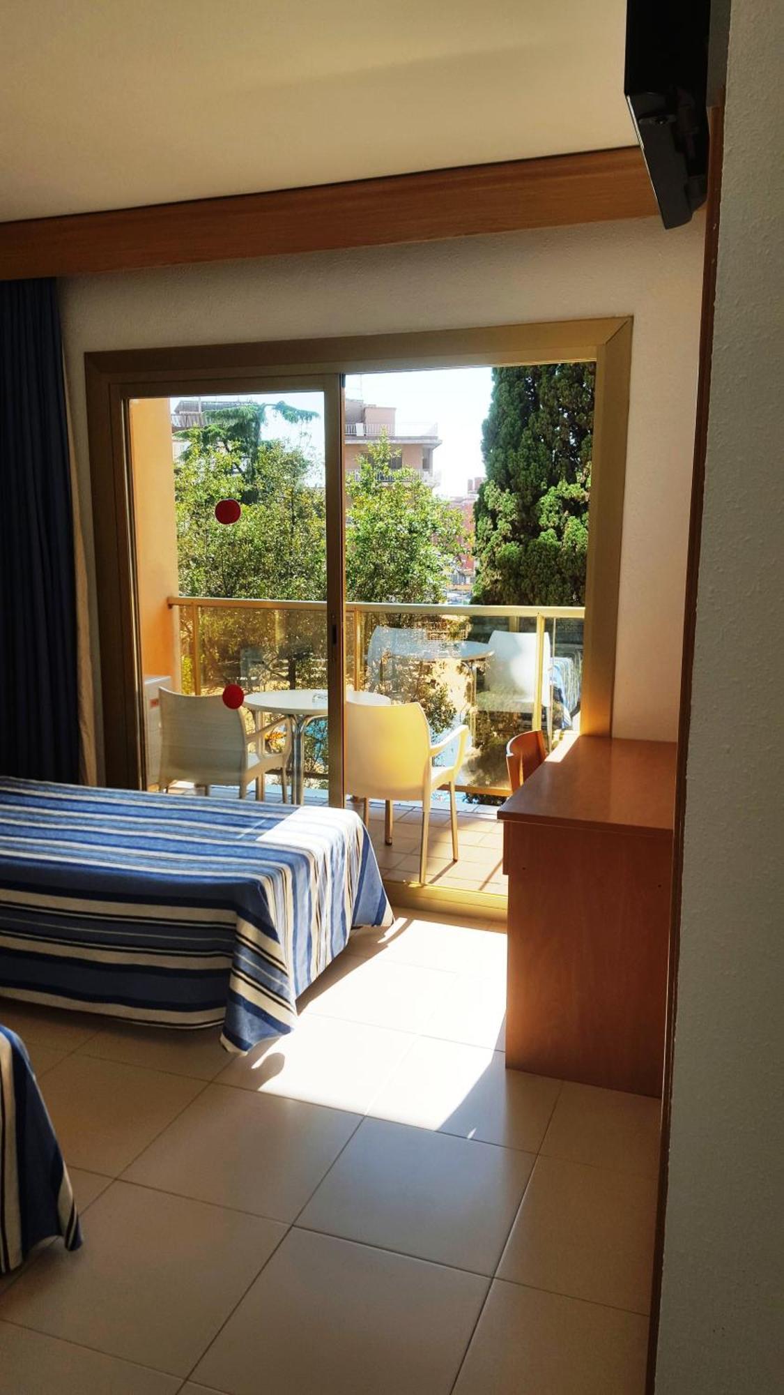 Hotel Bon Repos Calella Rom bilde